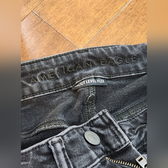 American Eagle Women's Black Ripped Jeans - Picture 3 of 16